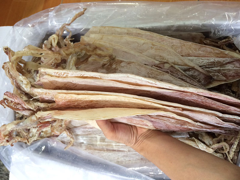 Cách làm mực khô chiên nước mắm