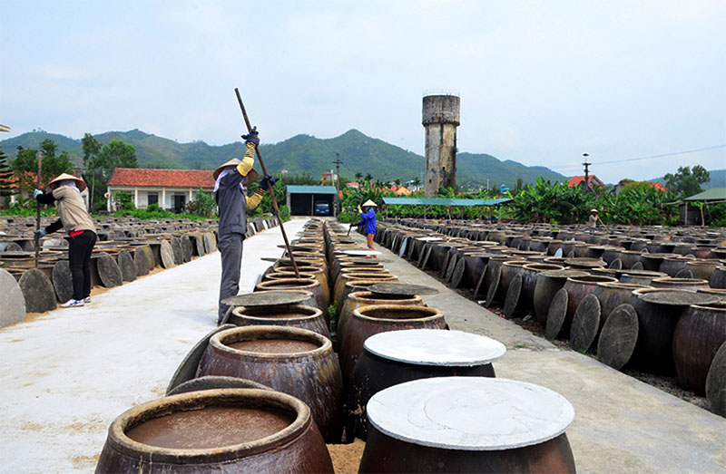 Nước mắm Cái Rồng Vân Đồn