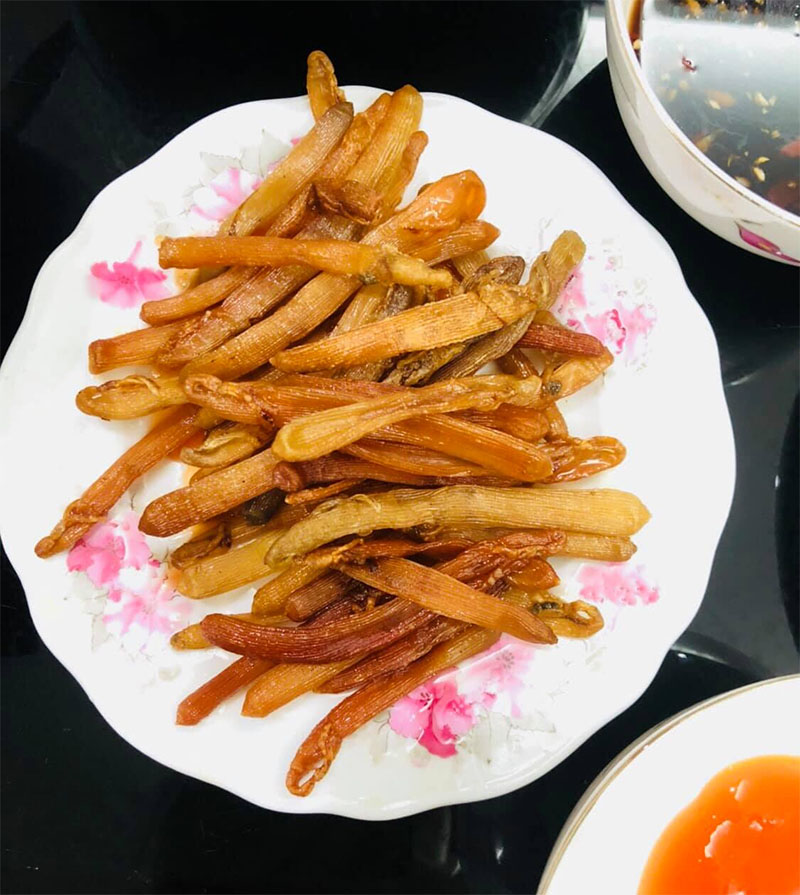 Sá sùng khô chiên giòn