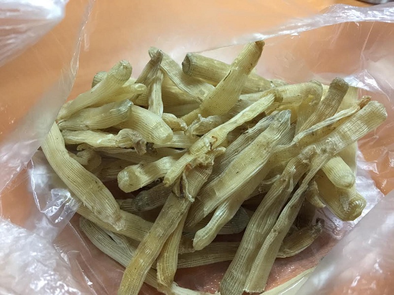 sá sùng khô nấu phở